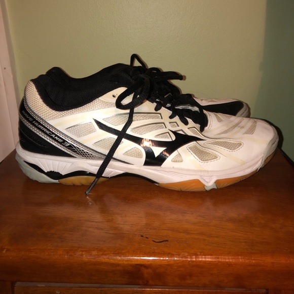 mizuno wave hurricane 3 olive